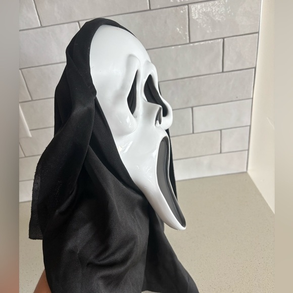 Scream 4 Reshoot Ghostface Mask No Glow - Picture 2 of 5